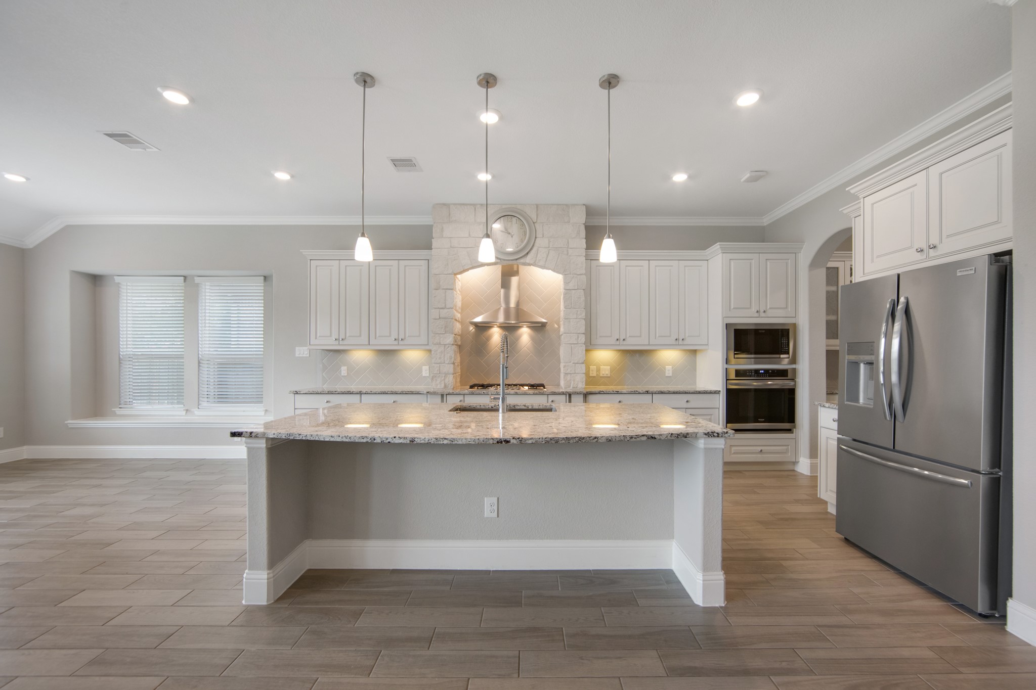 31049 Fairfield Maple Trail Spring, TX 77386 - Photo 14 of 47 Kitchen and breakfast area