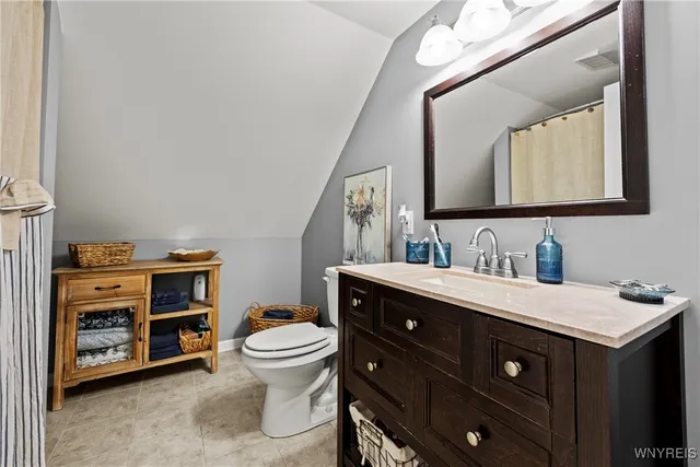 $575,000 | 296 Pomander Square, East Aurora, NY 14052