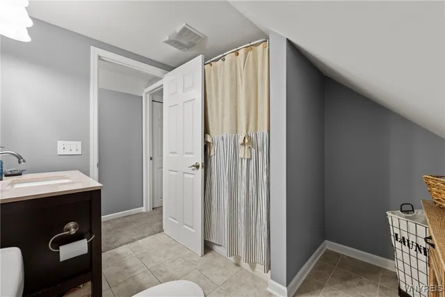 $575,000 | 296 Pomander Square, East Aurora, NY 14052