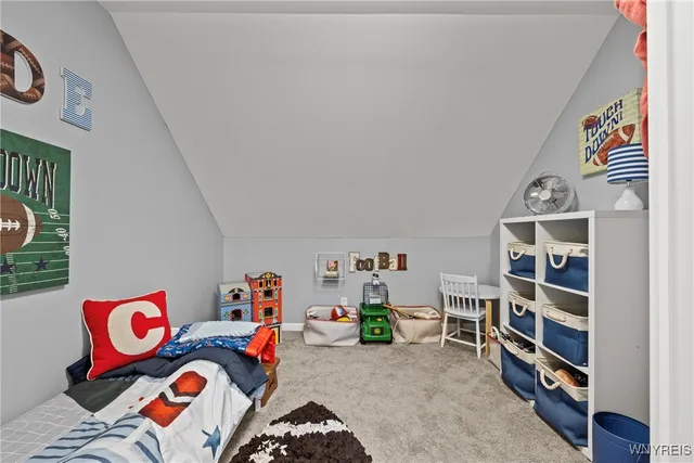 $575,000 | 296 Pomander Square, East Aurora, NY 14052