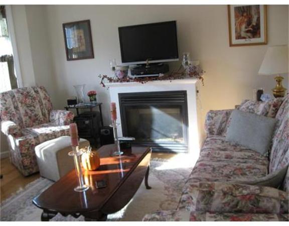 262 Littleton Road, Unit 20 Chelmsford, MA 01824 - Photo 6 of 10 Gallery Image 6