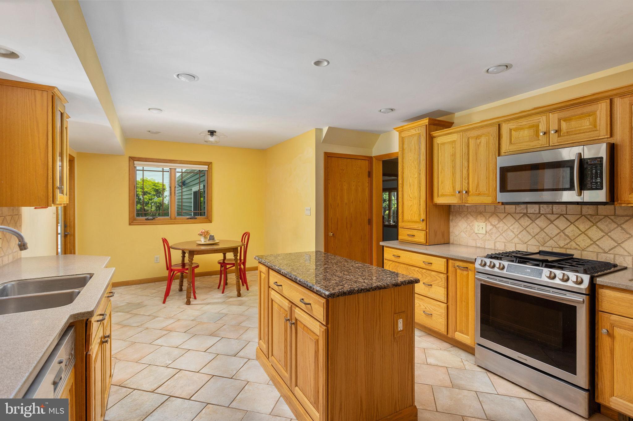 31 Sheffield Road Hightstown, NJ 08520 - Photo 18 of 43 Gallery Image 18