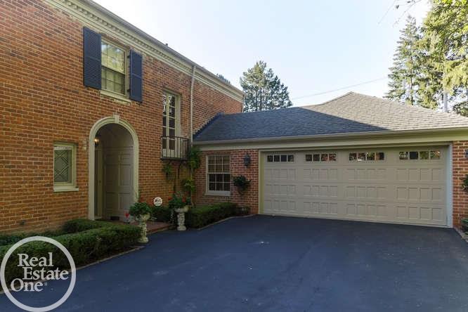 15 Provencal Road Grosse Pointe, MI 48236 - Photo 6 of 50 31333812-5.JPG