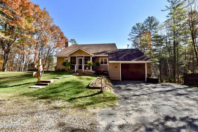 $390,000 | 10 Lakeside Estate, Corinth, NY 12822