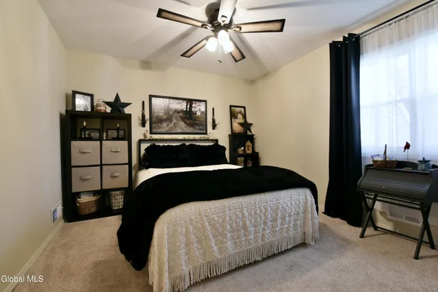 $390,000 | 10 Lakeside Estate, Corinth, NY 12822