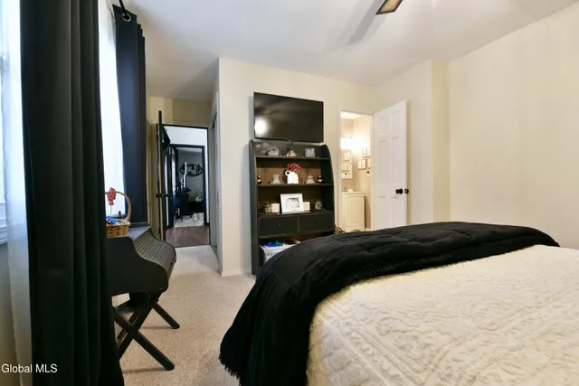 $390,000 | 10 Lakeside Estate, Corinth, NY 12822