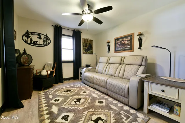 $390,000 | 10 Lakeside Estate, Corinth, NY 12822