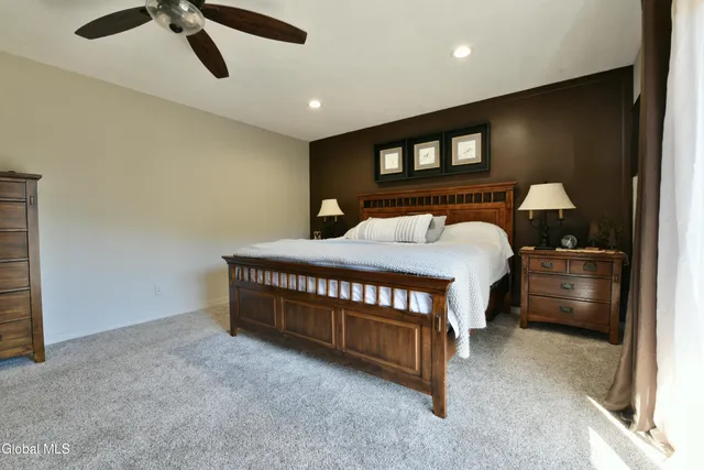 $390,000 | 10 Lakeside Estate, Corinth, NY 12822