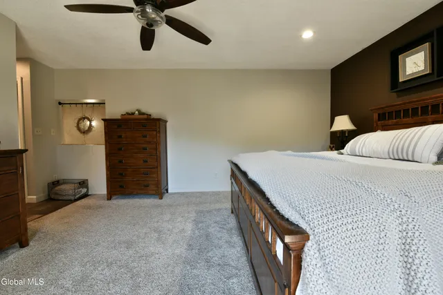 $390,000 | 10 Lakeside Estate, Corinth, NY 12822