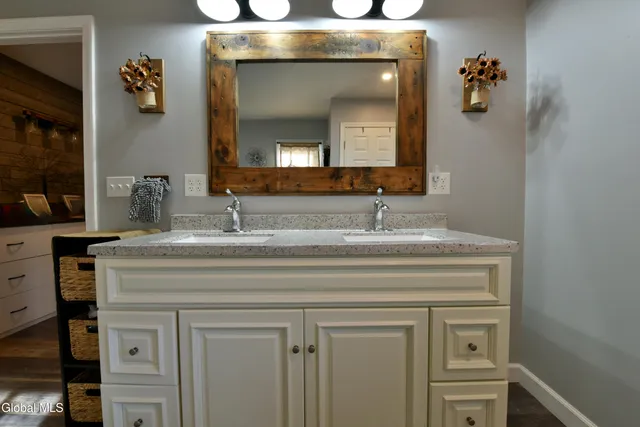 $390,000 | 10 Lakeside Estate, Corinth, NY 12822