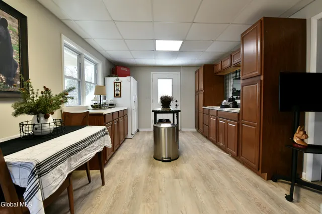 $390,000 | 10 Lakeside Estate, Corinth, NY 12822