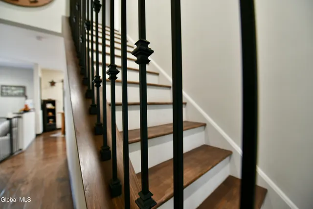 $390,000 | 10 Lakeside Estate, Corinth, NY 12822