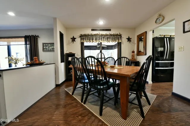 $390,000 | 10 Lakeside Estate, Corinth, NY 12822