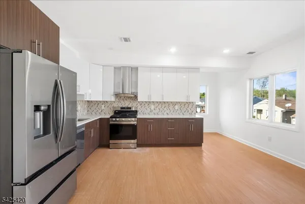 $2,200 | 1108 McBride Avenue, Unit 4, Woodland Park, NJ 07424