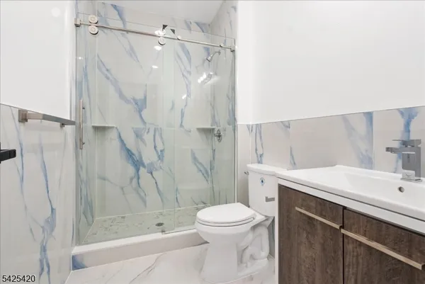 $2,200 | 1108 McBride Avenue, Unit 4, Woodland Park, NJ 07424