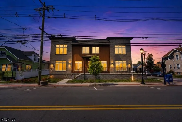 $2,200 | 1108 McBride Avenue, Unit 4, Woodland Park, NJ 07424