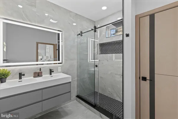 $1,200,000 | 6 Echo Avenue, Moorestown, NJ 08057