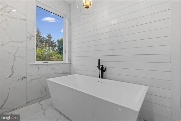 $1,200,000 | 6 Echo Avenue, Moorestown, NJ 08057