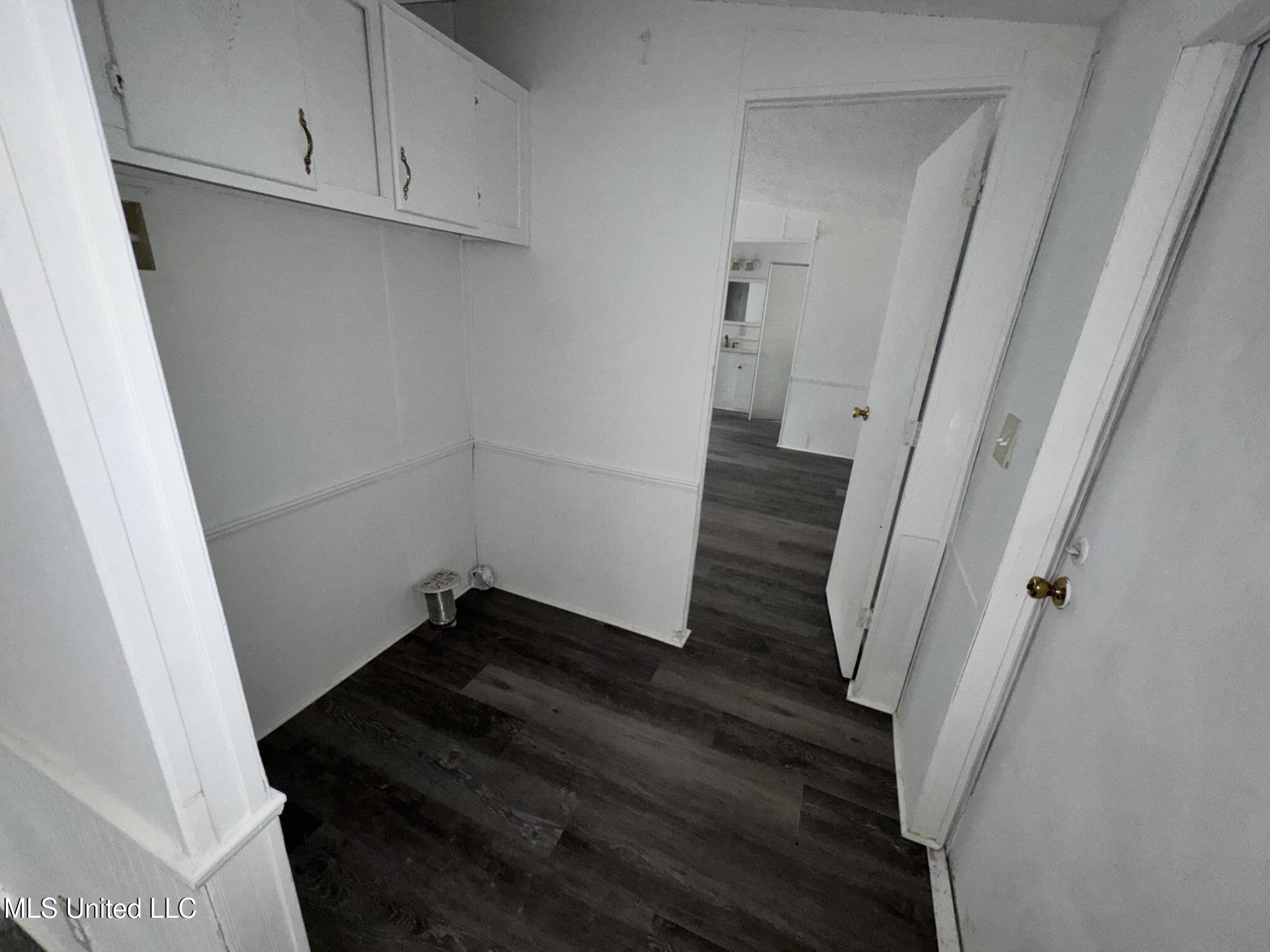 21562 Saucier Lizana Road Saucier, MS 39574 - Photo 11 of 35 Laundry