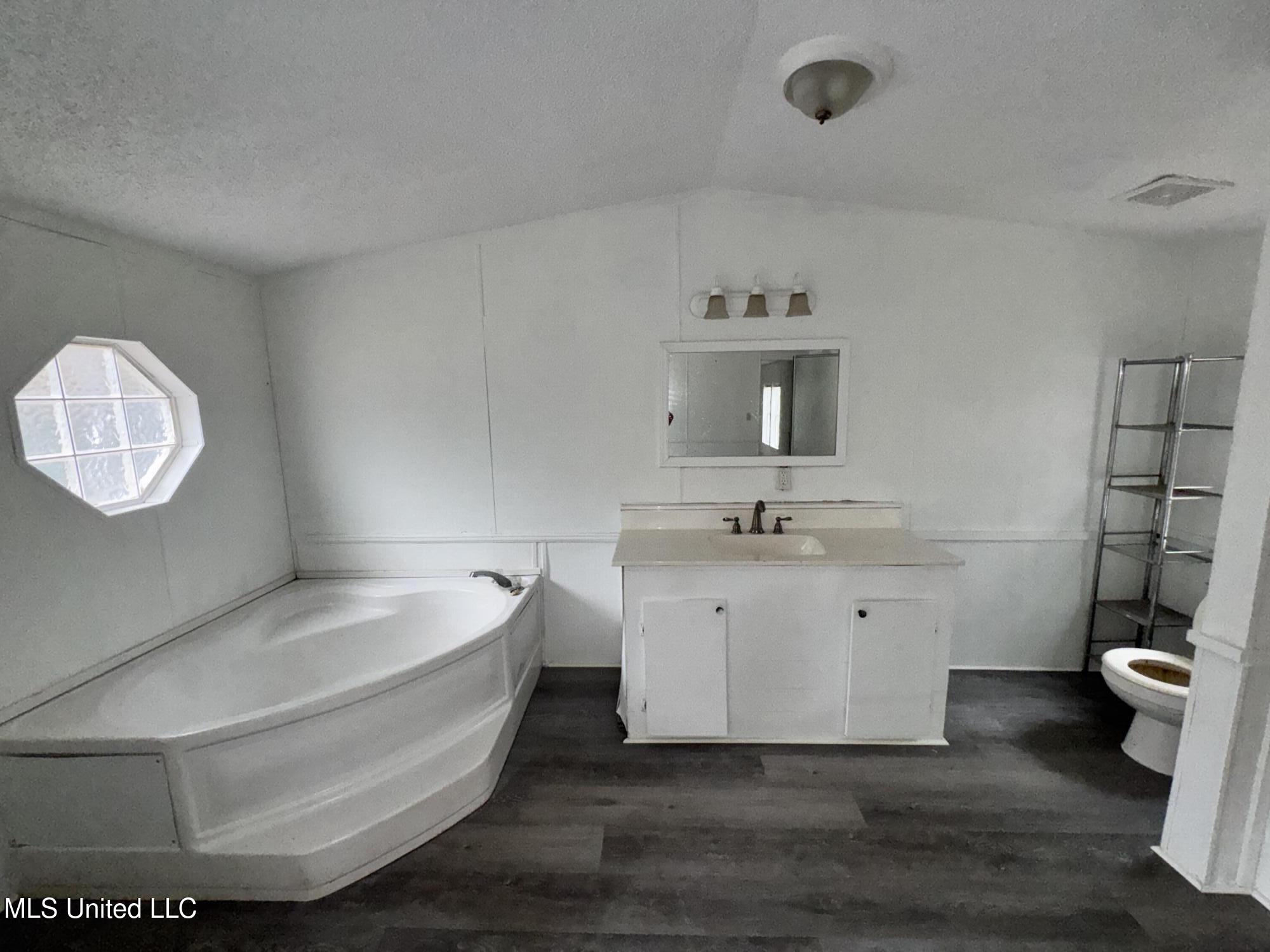 21562 Saucier Lizana Road Saucier, MS 39574 - Photo 12 of 35 Primary Bathroom