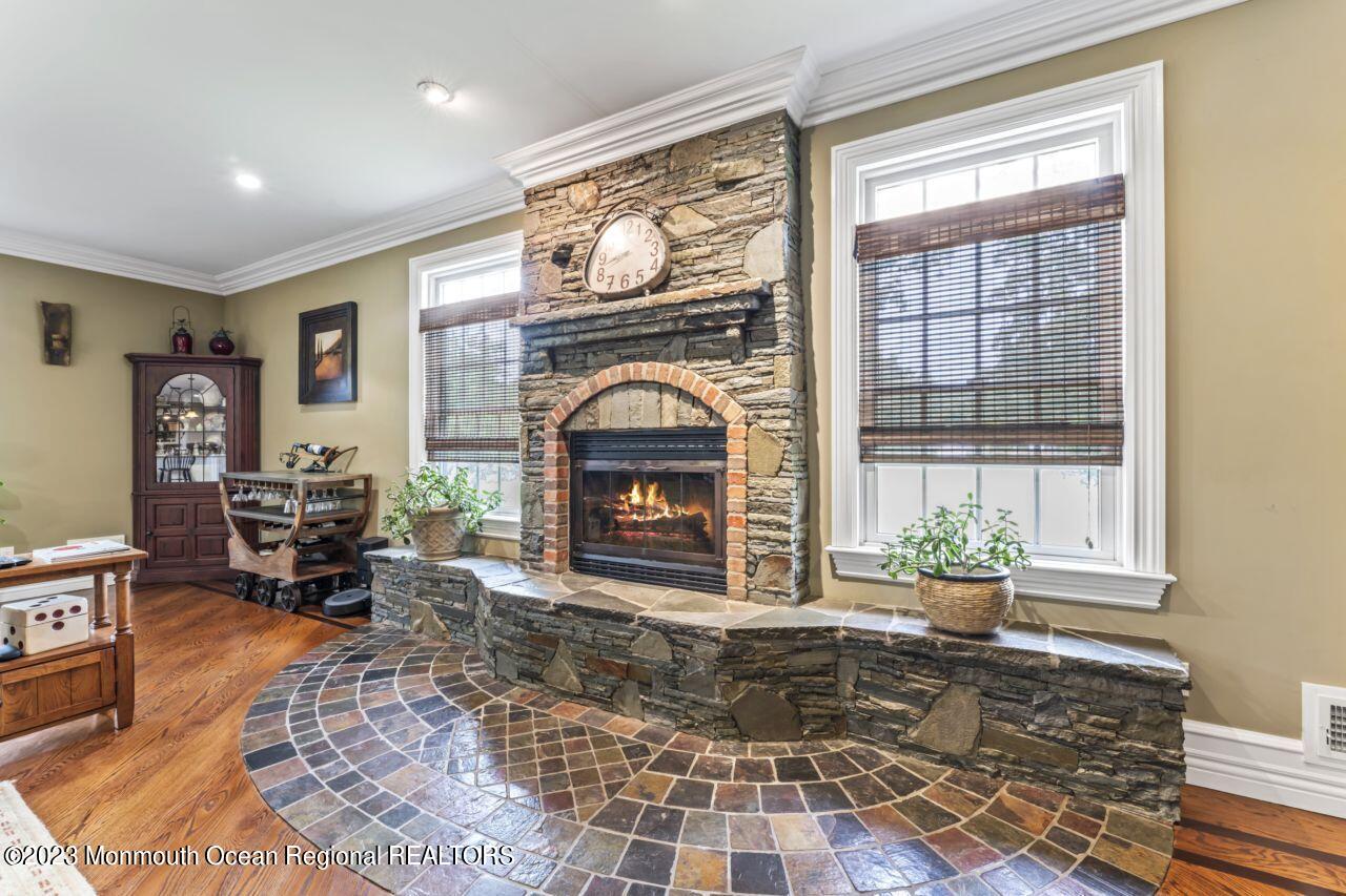 684 Oak Glen Road Howell, NJ 07731 - Photo 15 of 54 DSC01790
