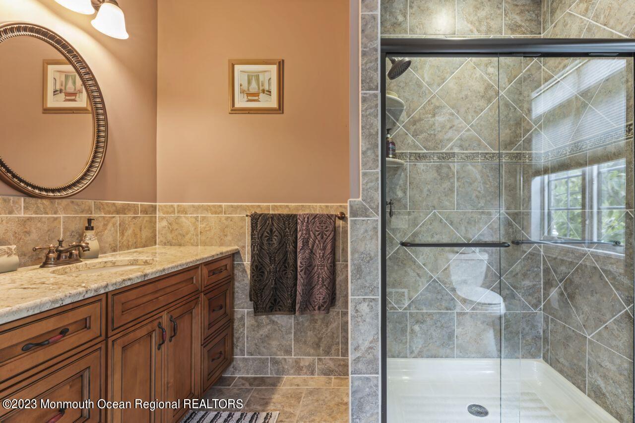 684 Oak Glen Road Howell, NJ 07731 - Photo 17 of 54 DSC01700
