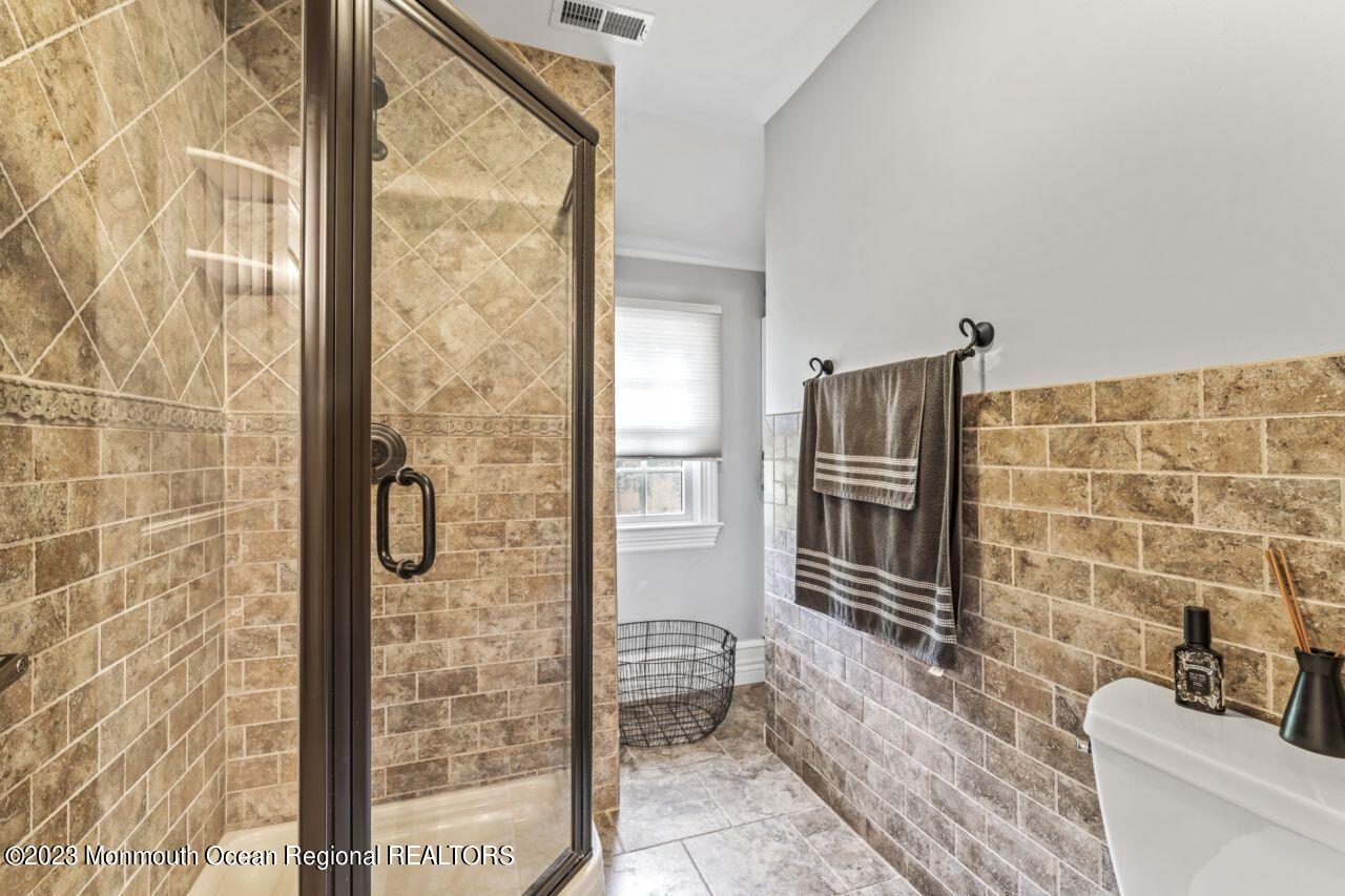684 Oak Glen Road Howell, NJ 07731 - Photo 26 of 54 DSC01850