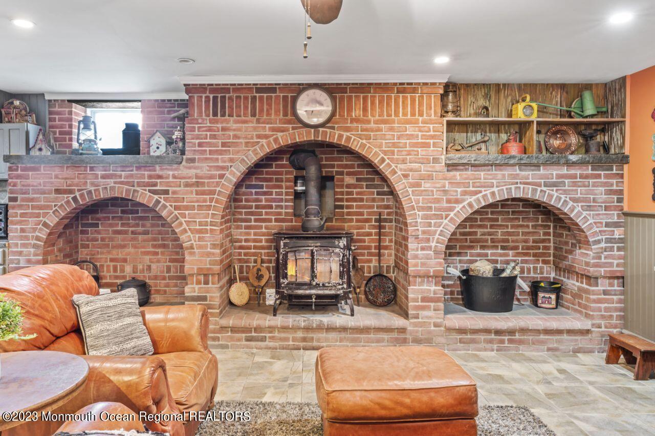 684 Oak Glen Road Howell, NJ 07731 - Photo 33 of 54 DSC01670