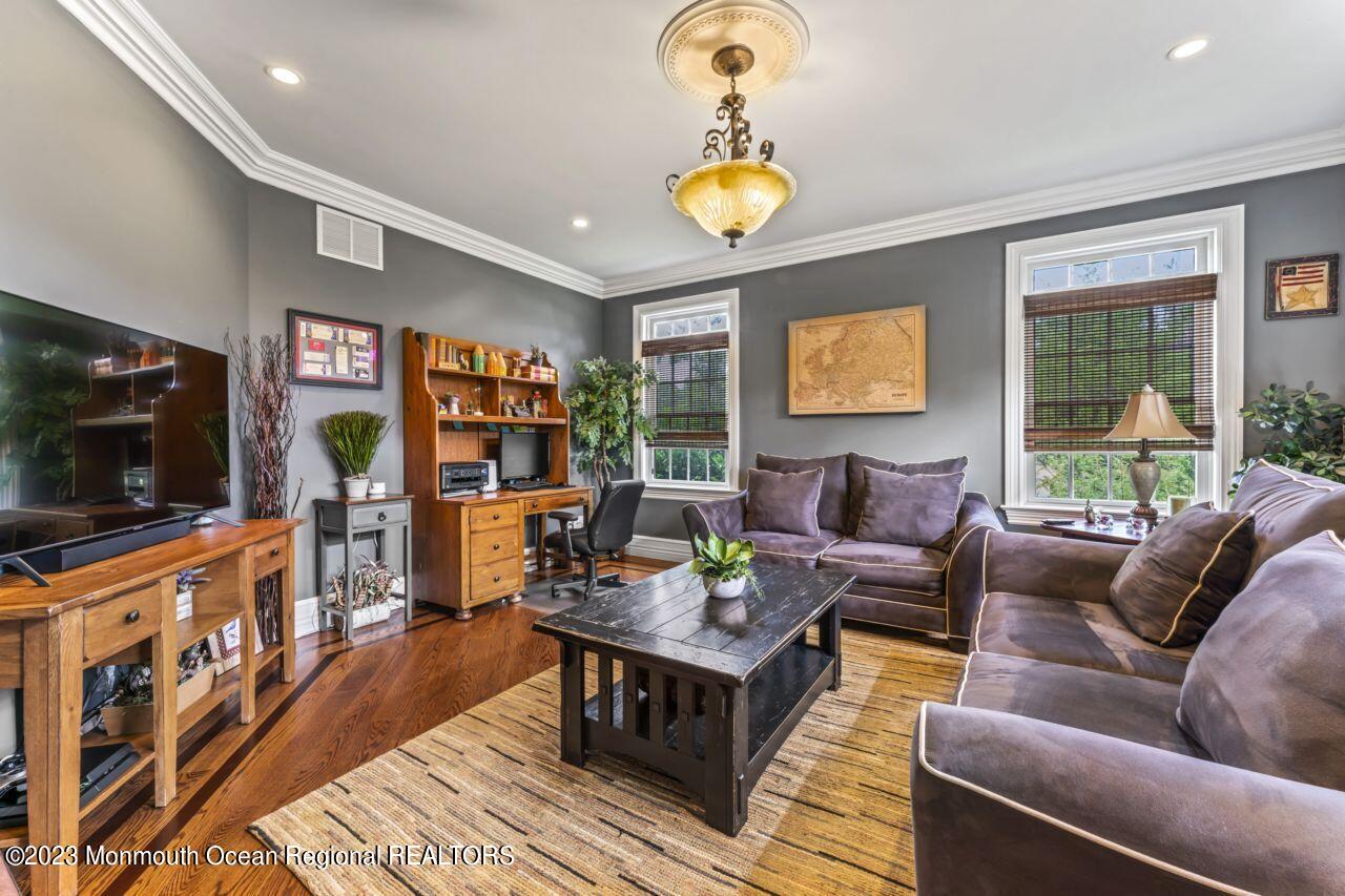 684 Oak Glen Road Howell, NJ 07731 - Photo 8 of 54 DSC01830