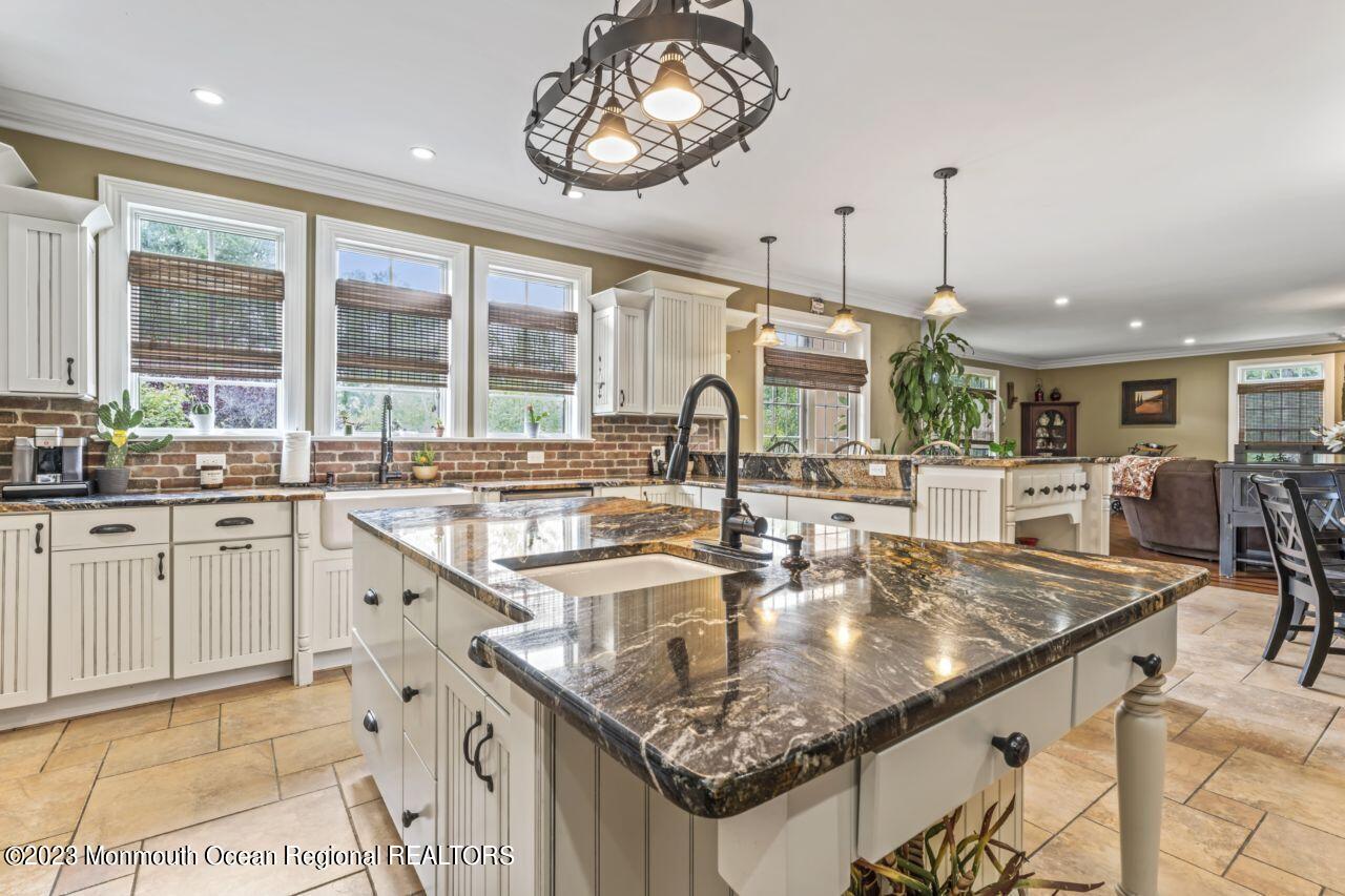 684 Oak Glen Road Howell, NJ 07731 - Photo 9 of 54 DSC01715