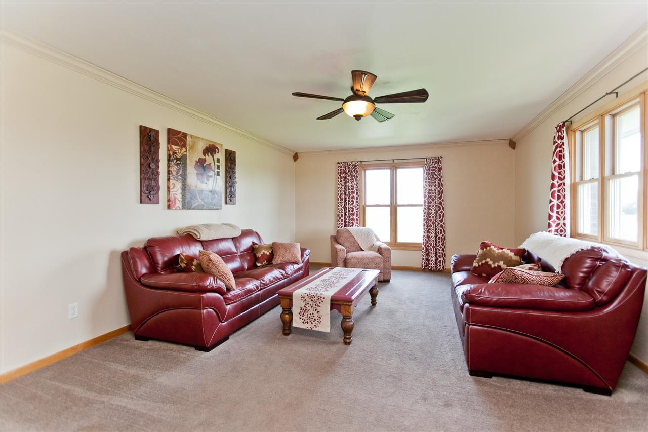 1845 Honey Creek Road Manchester, IA 52057 - Photo 16 of 48 Gallery Image 16