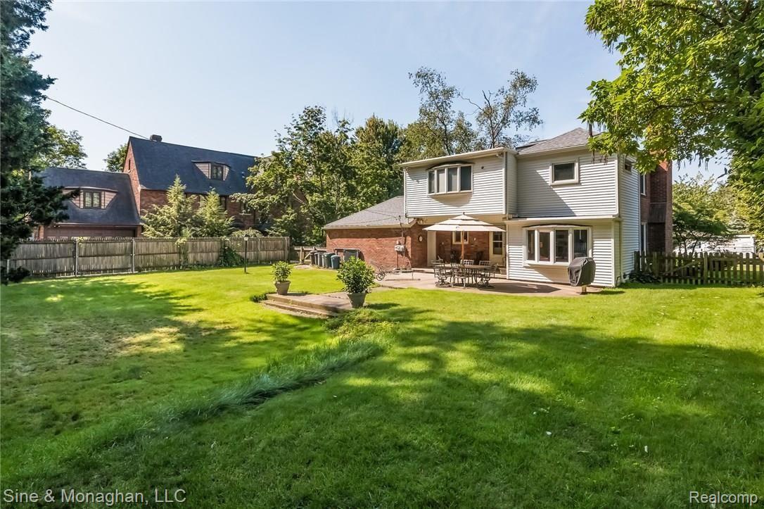 1012 Harvard Road Grosse Pointe, MI 48230 - Photo 28 of 35 028-Rear_View-3156245-medium.jpg