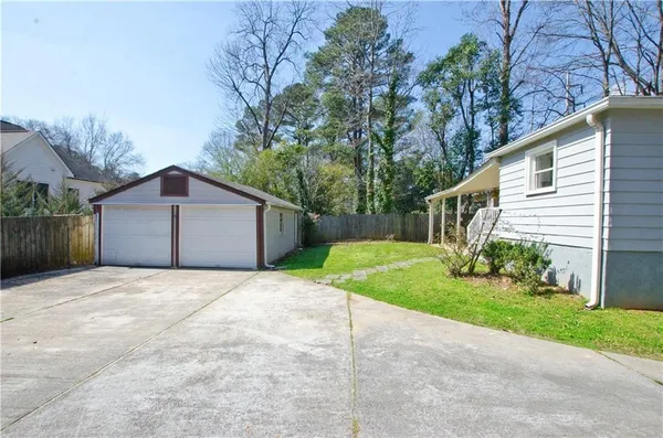 $2,200 | 1910 La Dawn Lane Northwest, Atlanta, GA 30318