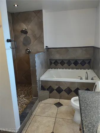 $2,400 | 413 Norwood Lane, Las Vegas, NV 89107