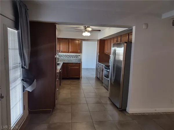 $2,400 | 413 Norwood Lane, Las Vegas, NV 89107
