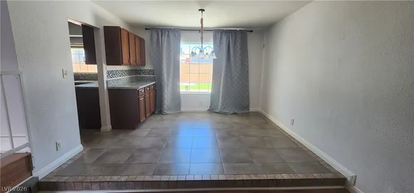 $2,400 | 413 Norwood Lane, Las Vegas, NV 89107