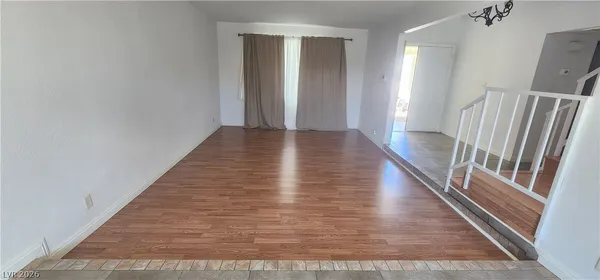 $2,400 | 413 Norwood Lane, Las Vegas, NV 89107