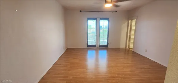 $2,400 | 413 Norwood Lane, Las Vegas, NV 89107