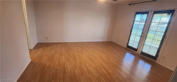 $2,400 | 413 Norwood Lane, Las Vegas, NV 89107