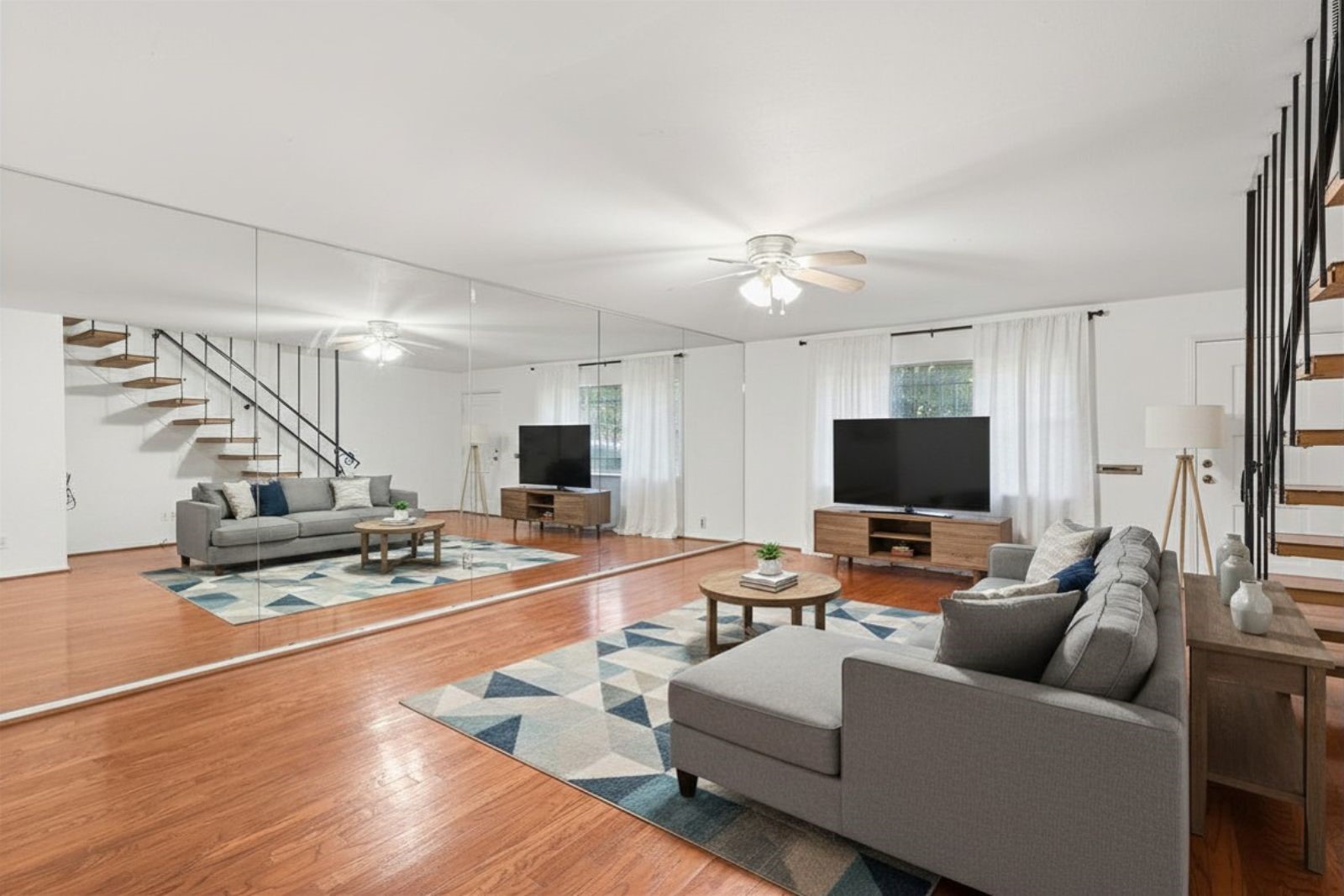 8238 Fondren Road, Unit 8238 Houston, TX 77074 - Photo 4 of 28 Virtual Staging