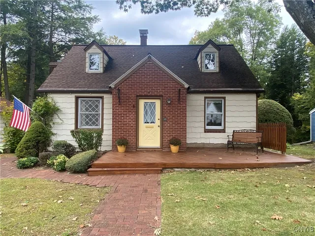 $389,900 | 18 Morris Circle, New Hartford, NY 13413