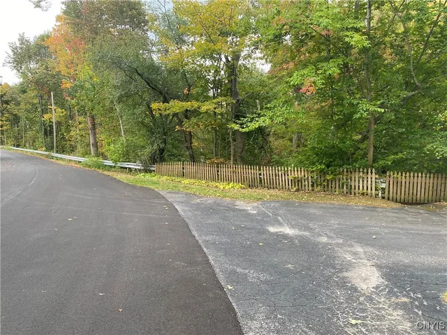 $389,900 | 18 Morris Circle, New Hartford, NY 13413