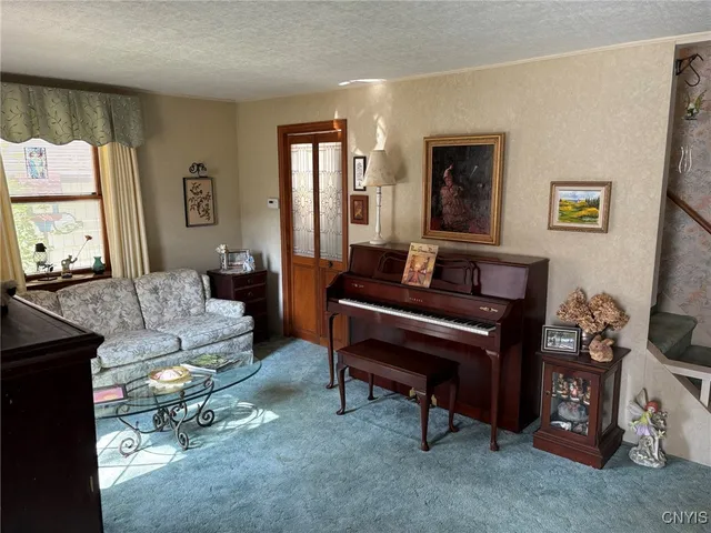 $389,900 | 18 Morris Circle, New Hartford, NY 13413