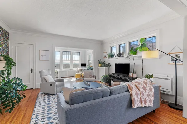 $285,000 | 875 St Clair Avenue, Unit 3, St. Paul, MN 55105