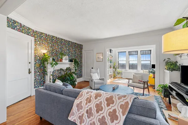 $285,000 | 875 St Clair Avenue, Unit 3, St. Paul, MN 55105