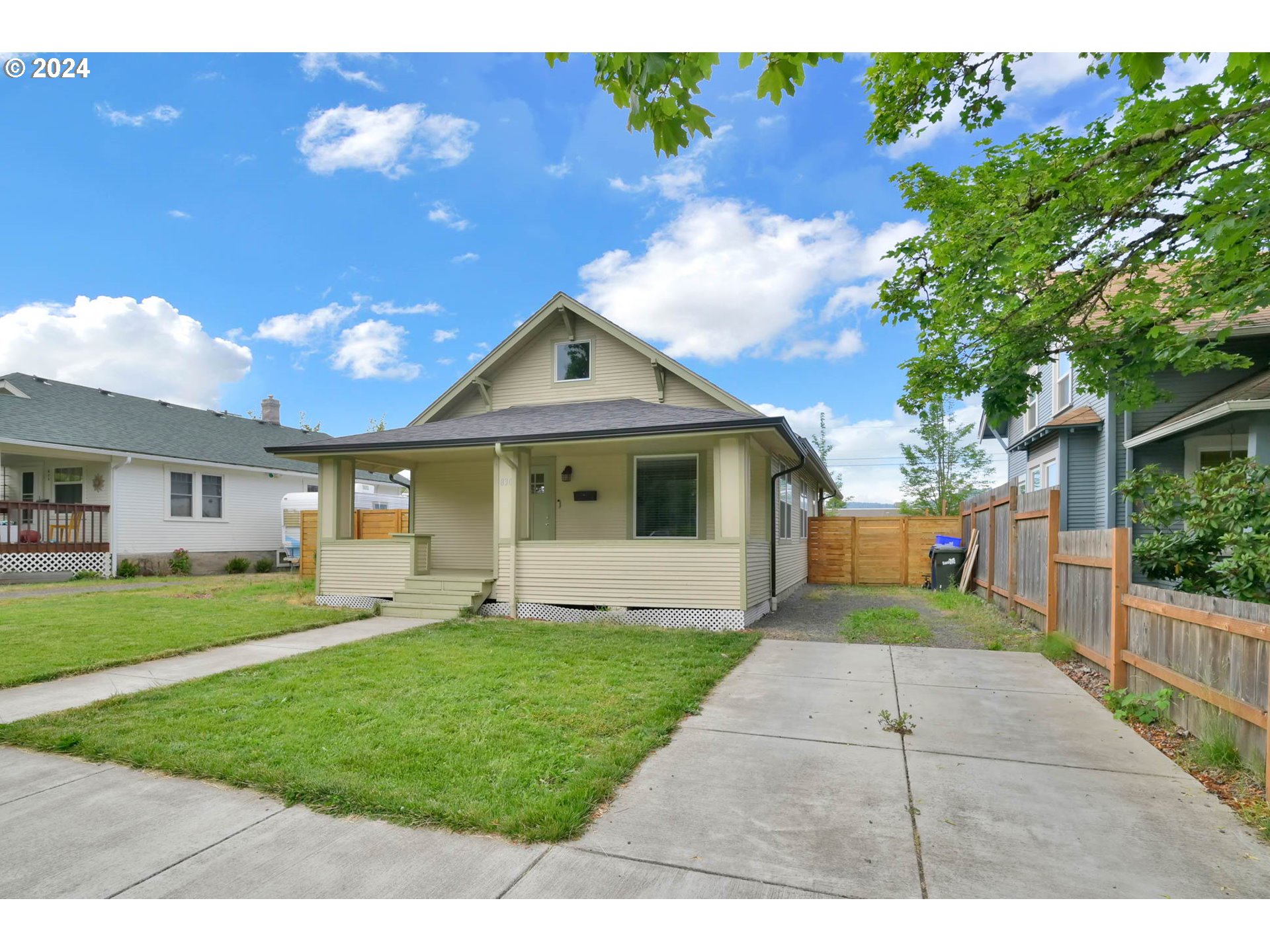830 G Street Springfield, OR 97477 - Photo 3 of 38 a view of a yard in front of house