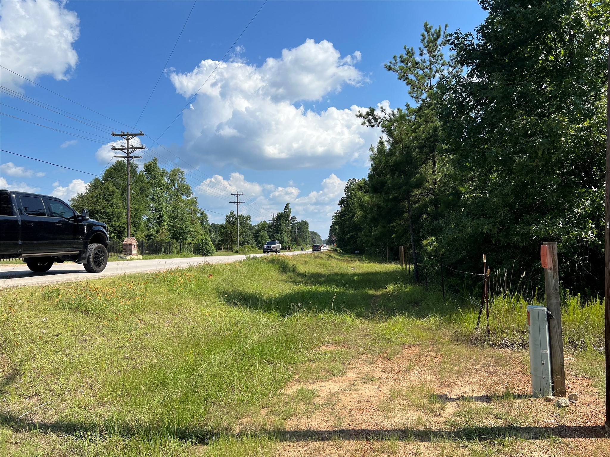 2450 Crockett Martin Road Conroe, TX 77306 - Photo 2 of 4