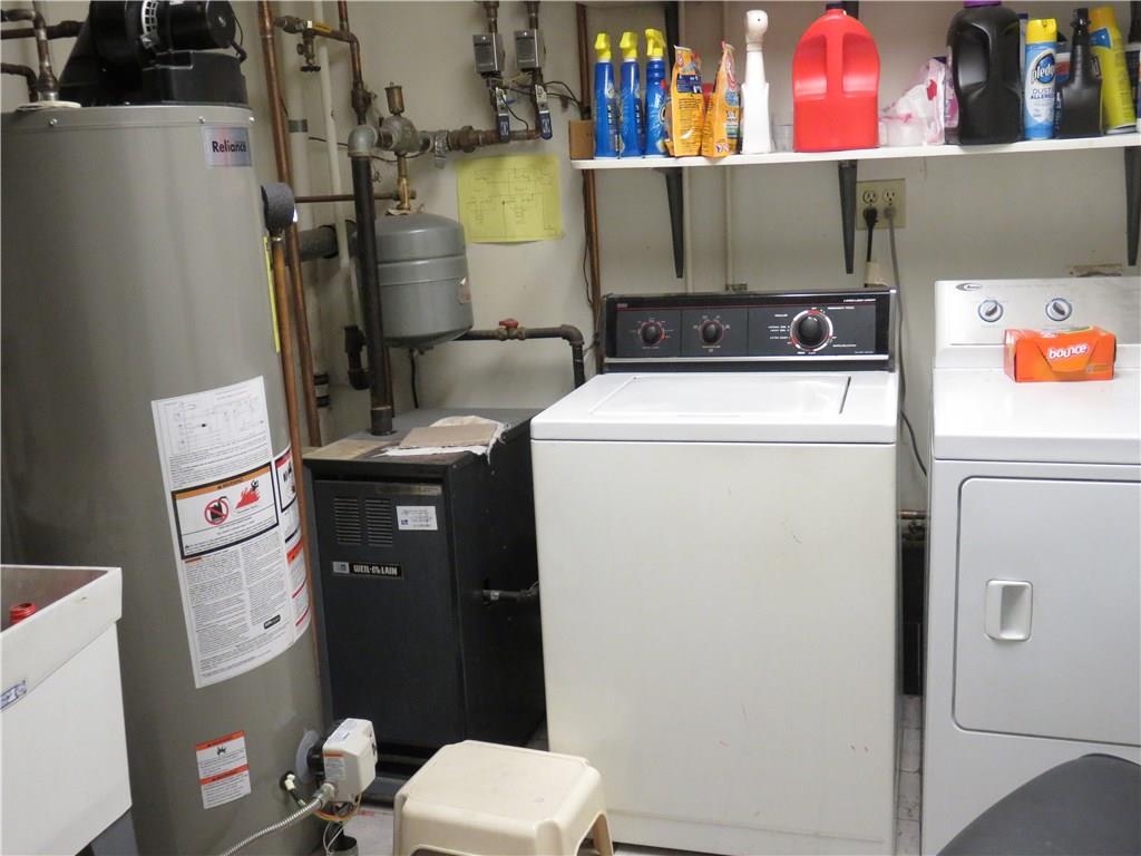 330 Adams Street Rochester, PA 15074 - Photo 9 of 25 Shared laundry room
