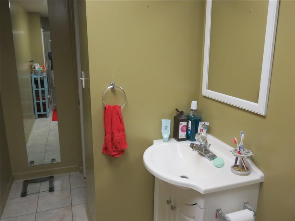 330 Adams Street Rochester, PA 15074 - Photo 10 of 25 Efficiency Apartment Bathroom