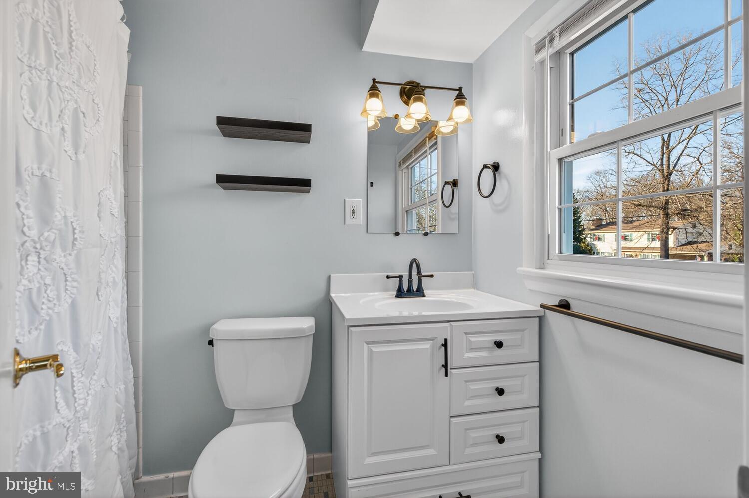 8323 Wagon Wheel Road Alexandria, VA 22309 - Photo 23 of 50 Primary Bathroom